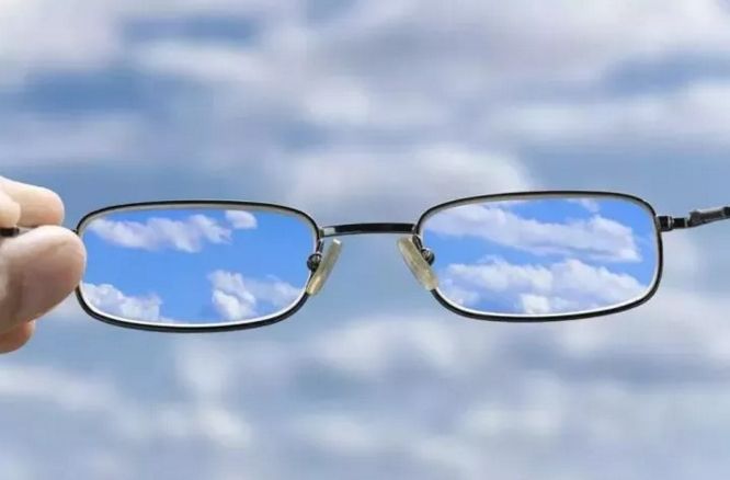 配一副近視眼鏡多少錢？影響眼鏡價格的因素有哪些？